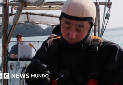 Su esposa fue arrastrada por un tsunami y él lleva años buceando para sentirse cerca de ella - BBC News Mundo