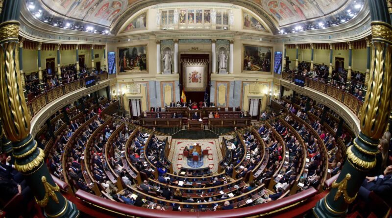 Un decreto cosido a medida para implicar a toda la mayoría 