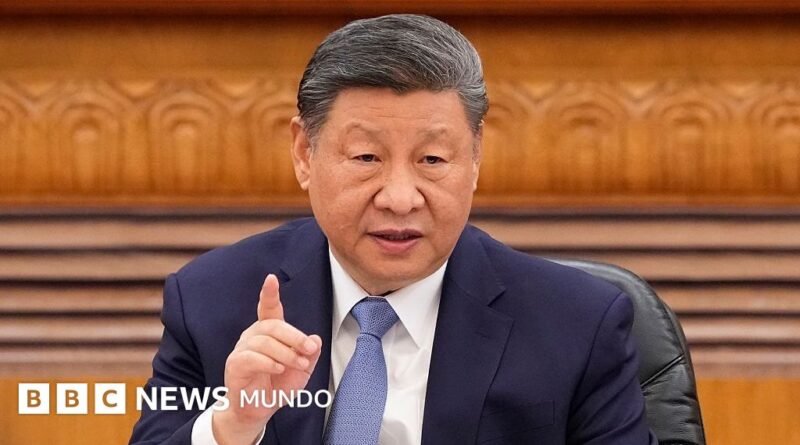 Xi realiza la mayor purga en la historia de su gobierno y le exige 
