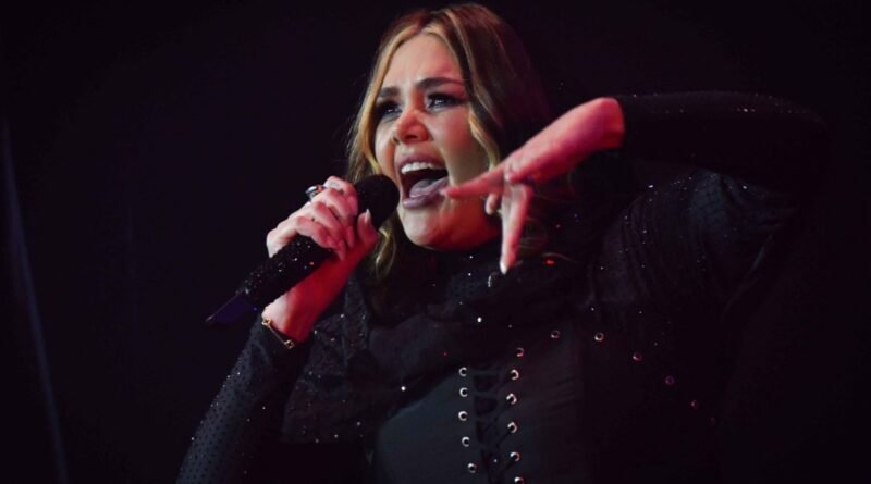 Yuridia reclama a empresario tras apagón durante su concierto en Chiapas y decide continuar el espectáculo - RR Noticias